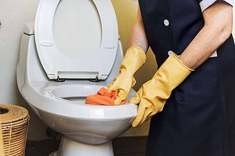 Klozetteki Pas Lekesi Nasıl Çıkar?