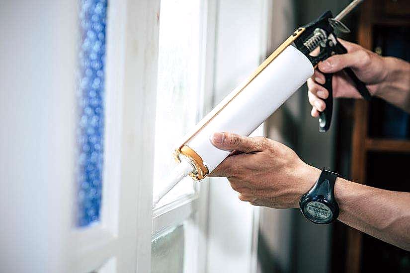 Yapıştırıcı Silikon Nasıl Çıkar?